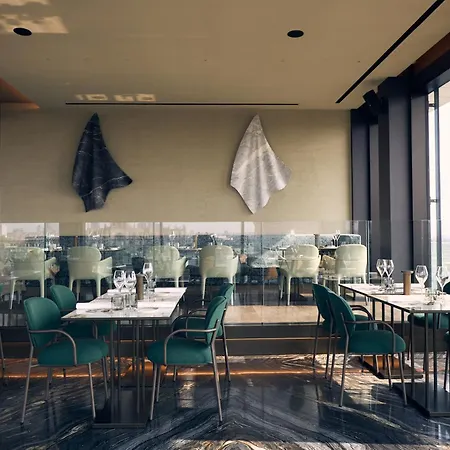 Uptown Palace Отель