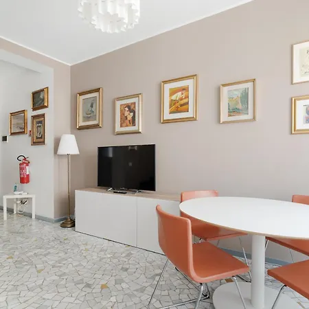 Guesthost - M1 Pasteur With Balcony Appartamento