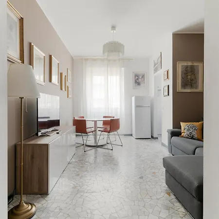 Guesthost - M1 Pasteur With Balcony Μιλάνο