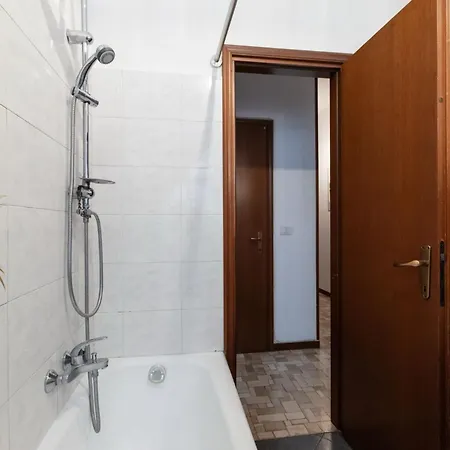 Entire Home/apt In Near Fairs And Navigli Apartament *