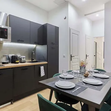 Decorato Professionalmente *