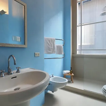 Charming Liberty-style With Garden And Parking Near Life