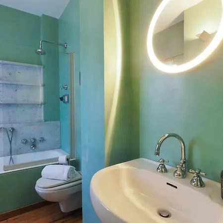 Charming Liberty-style With Garden And Parking Near Life *