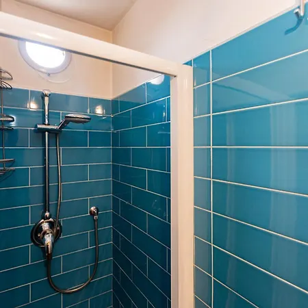 Ingegnoli1 Bright Floor By Hospity * 밀라노