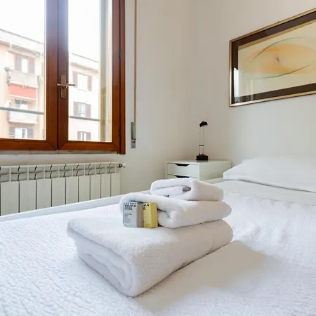 Ingegnoli1 Bright Floor By Hospity Apartman