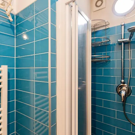 아파트 Ingegnoli1 Bright Floor By Hospity