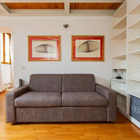 Ingegnoli1 Bright Floor By Hospity *