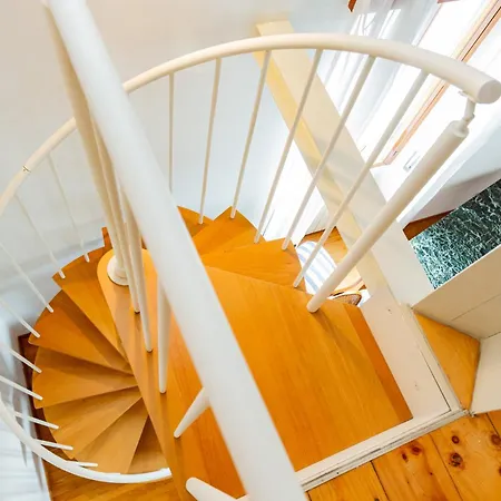 Ingegnoli1 Bright Floor By Hospity * 밀라노