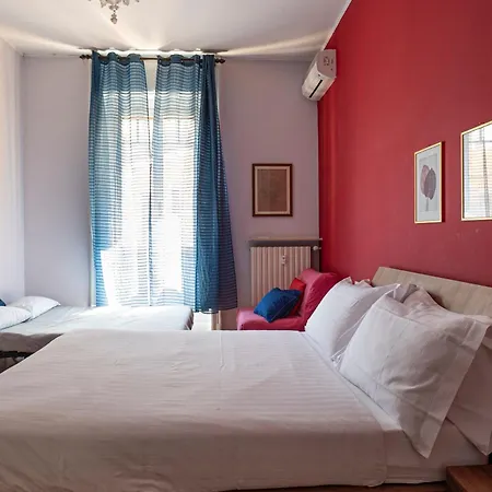 Apartment Sunshine-filled On Subway
