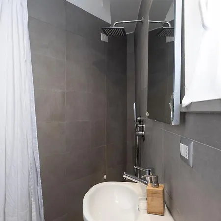 Dream Garden Center On Subway 10 Guest Apartmán