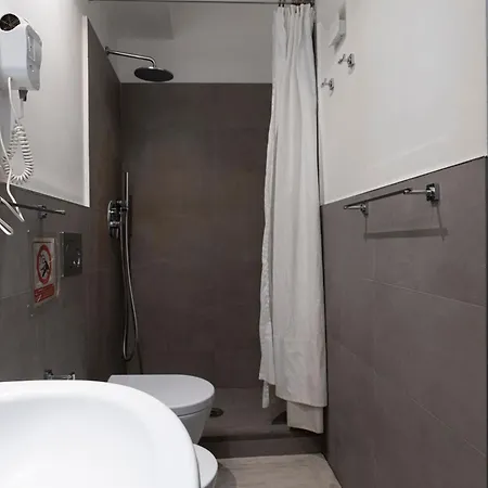 Dream Garden Center On Subway 10 Guest * Milán