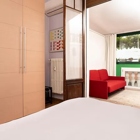 Dream Garden Center On Subway 10 Guest *