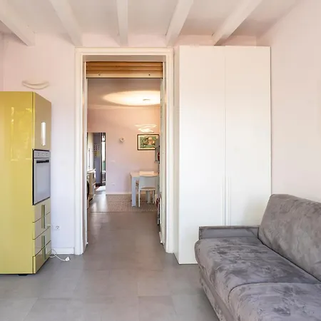 Dream Garden Center On Subway 10 Guest * Milán