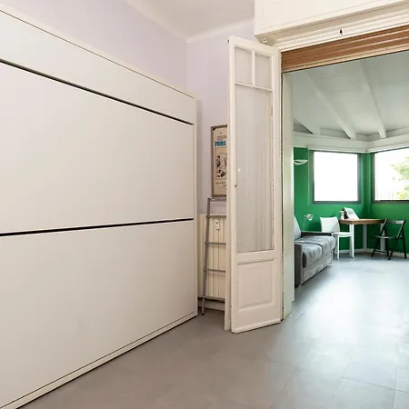 Dream Garden Center On Subway 10 Guest Apartmán