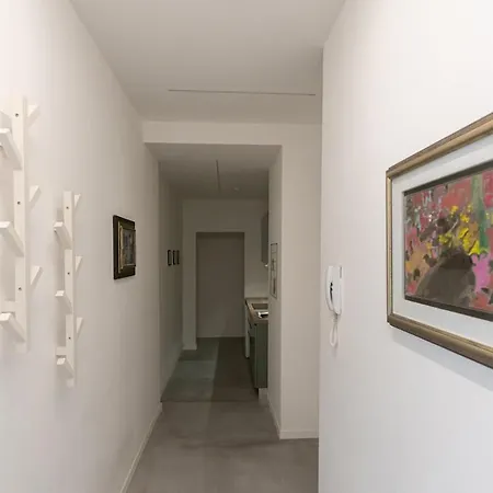 公寓 Two -rooms 10 Minutes Duomo By Metro *