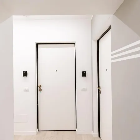 公寓 Two -rooms 10 Minutes Duomo By Metro *