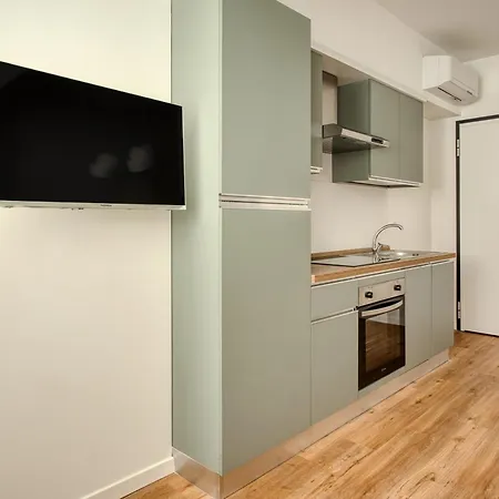 Hostmate - - Imperia - Romolo Iulm * ميلان