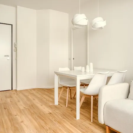 Hostmate - - Imperia - Romolo Iulm شقة *