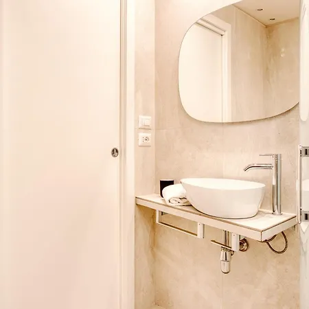 Hostmate - - Imperia - Romolo Iulm شقة *