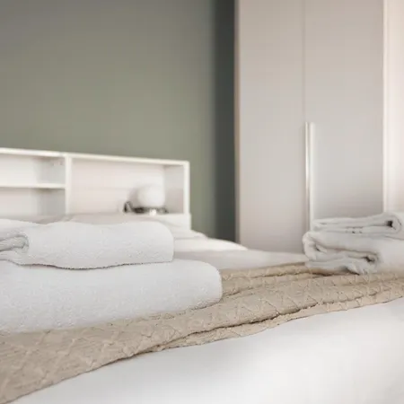 Hostmate - - Imperia - Romolo Iulm شقة *