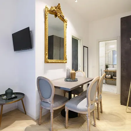 Duomo Luxury Tiffany With Balcony