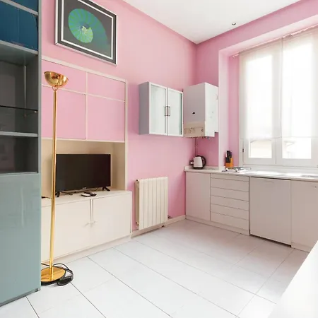 Guesthost - Isola Cosy Pink Appartement *