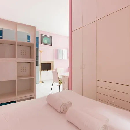 Guesthost - Isola Cosy Pink * Milaan
