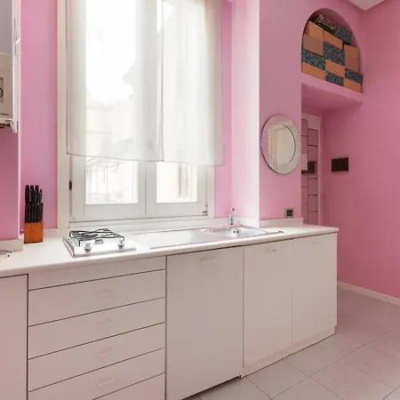Guesthost - Isola Cosy Pink Appartement *