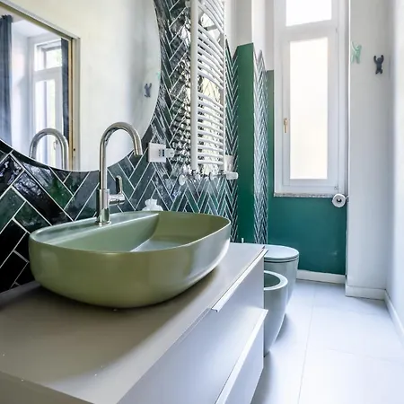 Cozy And Design Close To Rail Station ميلان