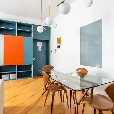 Cozy And Design Close To Rail Station *