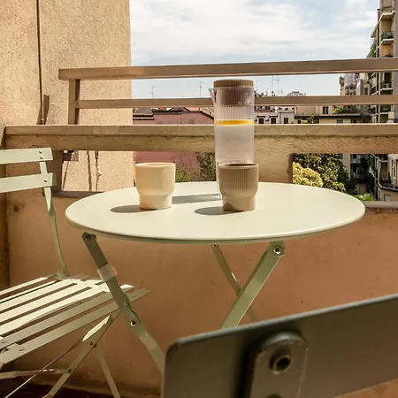 Stayeasy Melloni - 3 Rooms, 2 Baths - Center מילאנו