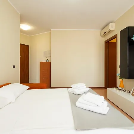 Spazio Breda - Free Parking, Private Garage, Metro M1, Balcony Apartament *