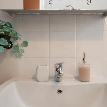 Spazio Breda - Free Parking, Private Garage, Metro M1, Balcony Milan