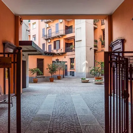 Apartament Cenisio Golden House Mediolan