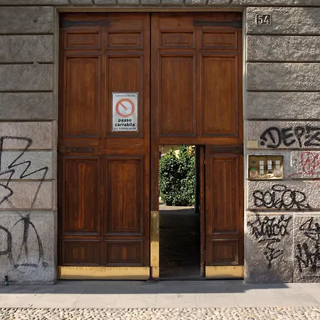 Navigli Nest Renovated With Balcony On The Naviglio Apartman Milánó