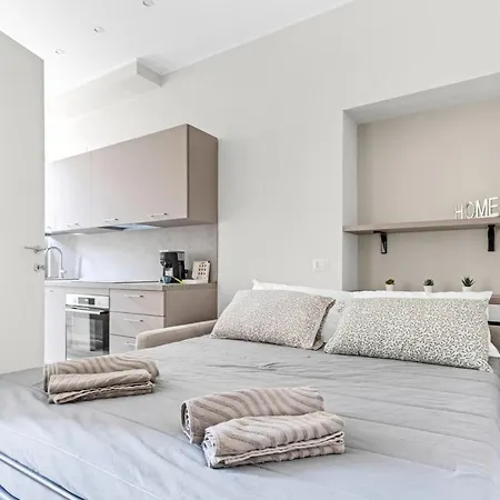 Tag2 -lodi- Elegant - Apartman *