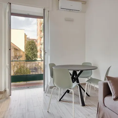 아파트 Just Urban - Bright Flat Solari Area - 2 Min Metro M4 밀라노