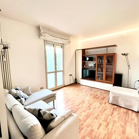 Elegante A 10 Min Dal Duomo Appartement