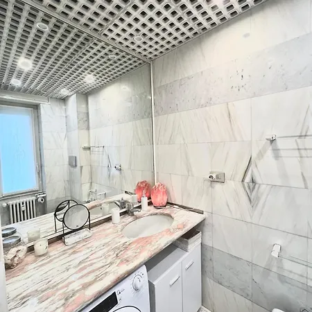 Elegante A 10 Min Dal Duomo Appartement *