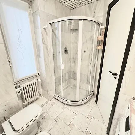 Elegante A 10 Min Dal Duomo Appartement *