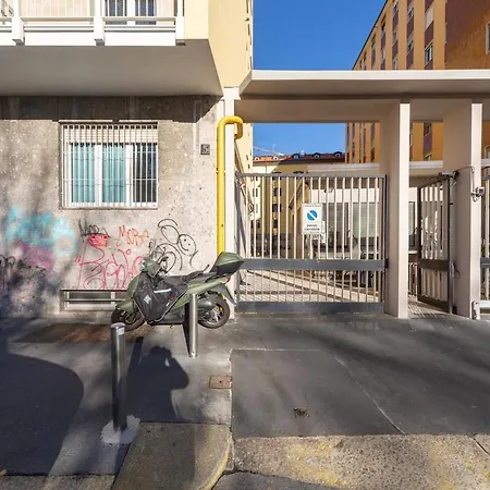 Youhosty - Salasco Chic *