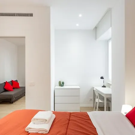 Youhosty - Salasco Chic *