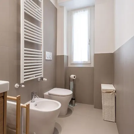 Youhosty - Salasco Chic *