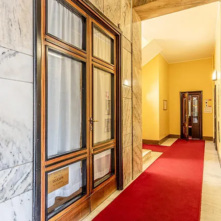 Monnalisa A Due Passi Da Milán