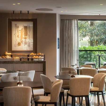 Crowne Plaza By Ihg Hotel