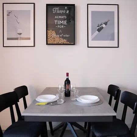Bovisa - Terrace, Air Conditioner And Free Wi-fi Apartament *