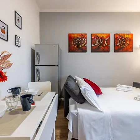 Duomo In 10 Minutes - Modern New House - Netflix & Wi-fi Apartmán Milán