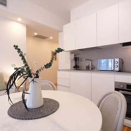 Apartamento Primopiano - Albani B Milão