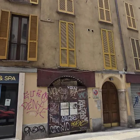 Via Del Torchio Cinque Vie 公寓 *