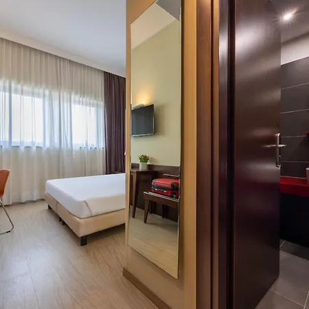 Ih Watt 13 4* ميلان